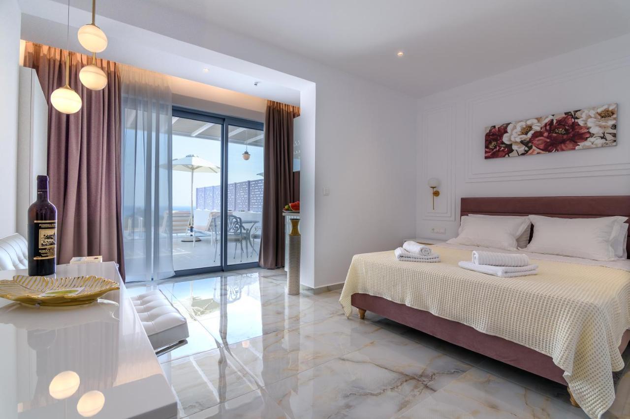 Dionisos Suites Lixouri Exterior foto