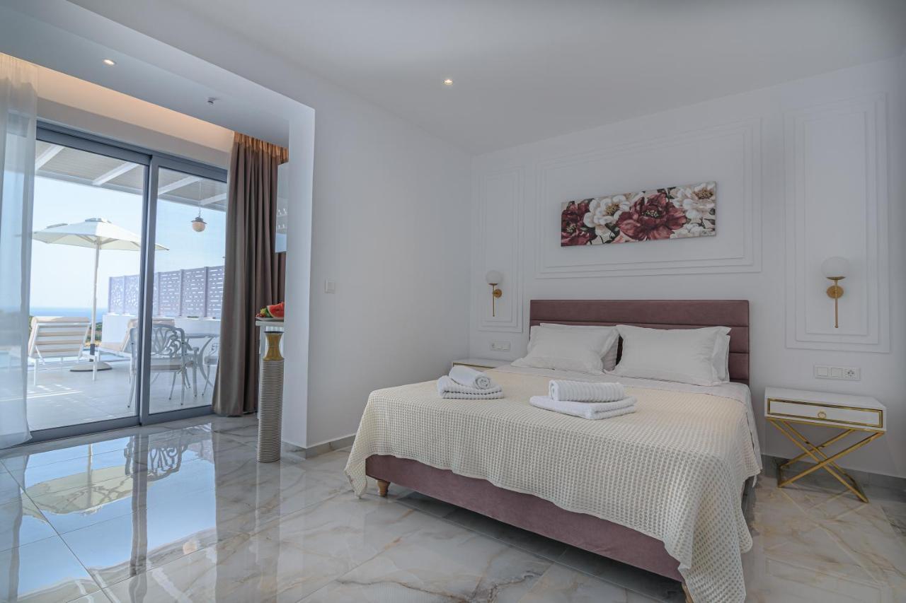 Dionisos Suites Lixouri Exterior foto